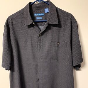 Batch Bay Men’s XL Short Sleeve Button Down Shirt
